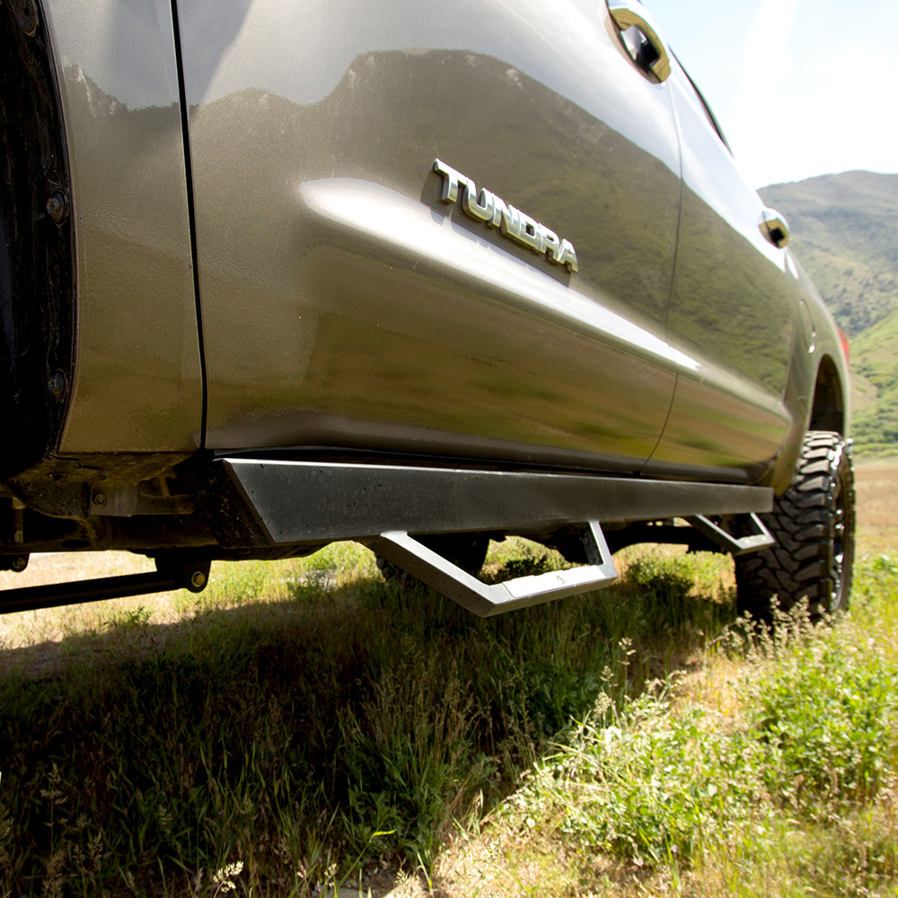 Sideview of Running Boards on Toyota Tundra